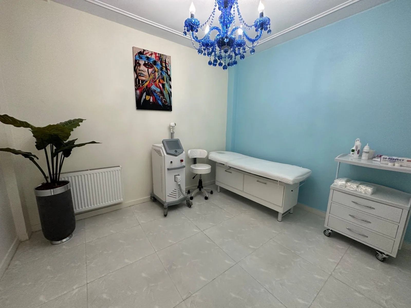 فضای مرکز زیبایی پوست مو لیزر شمس